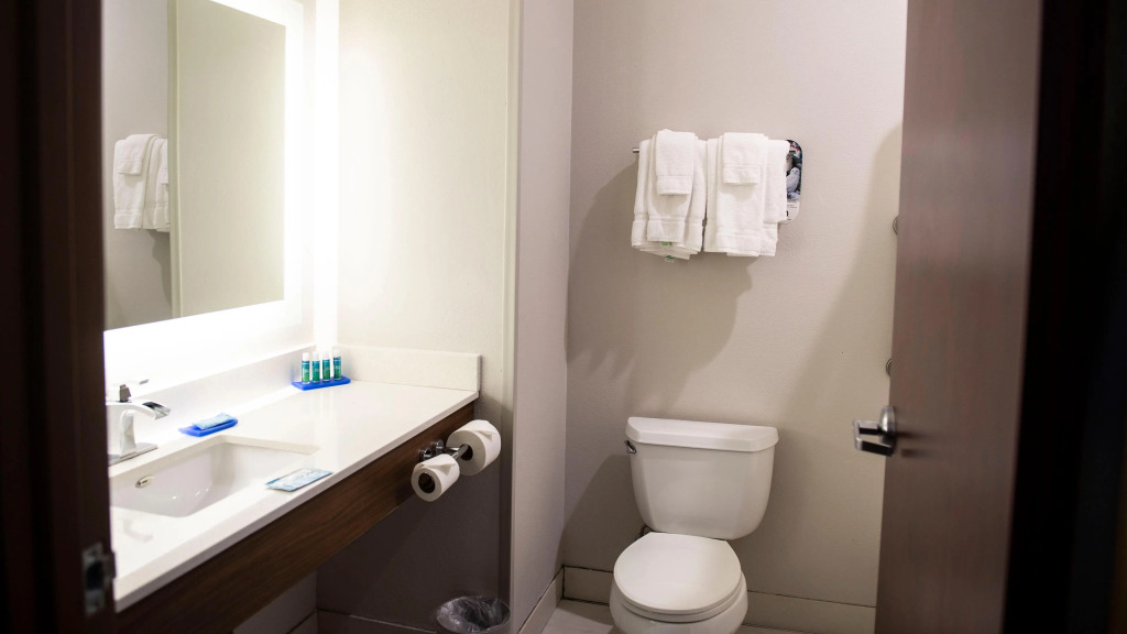Holiday Inn Express Hotel & Suites Sedalia by IHG