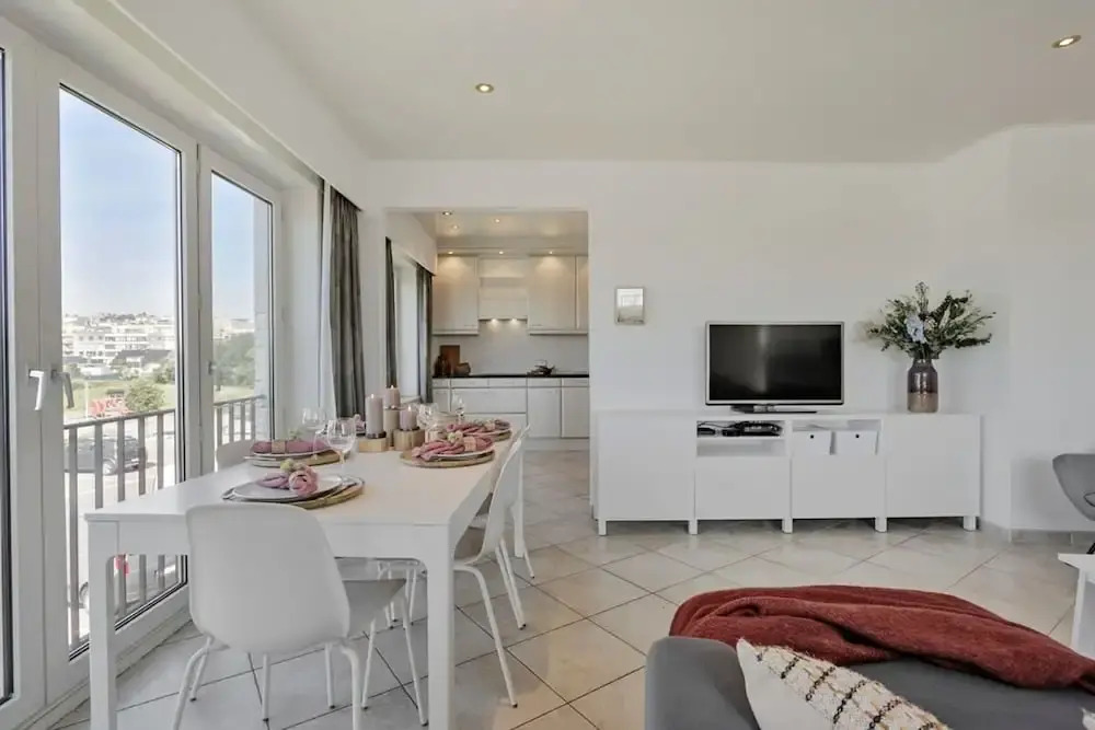 Charming Apartment Near the Beach