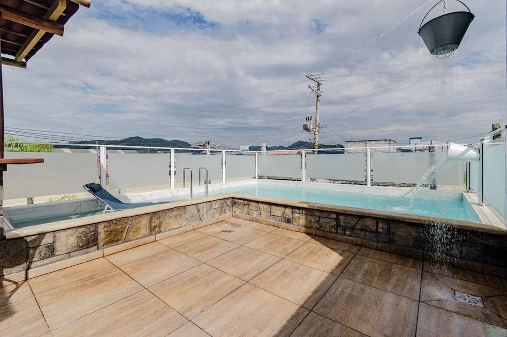 Casa com Piscina Churrasqueira e Ar Condicionado