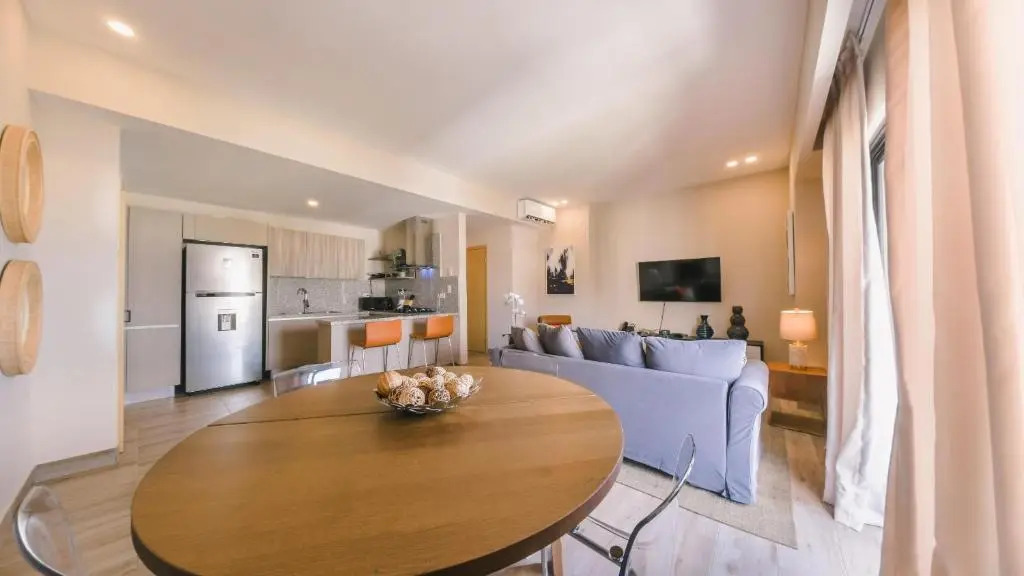Fully Serviced Apartment at Regatta Living - 9F