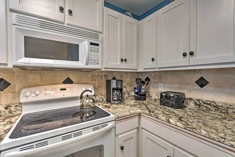 Steps to Sand! Miramar Unit w/ Pool, Tennis & More
