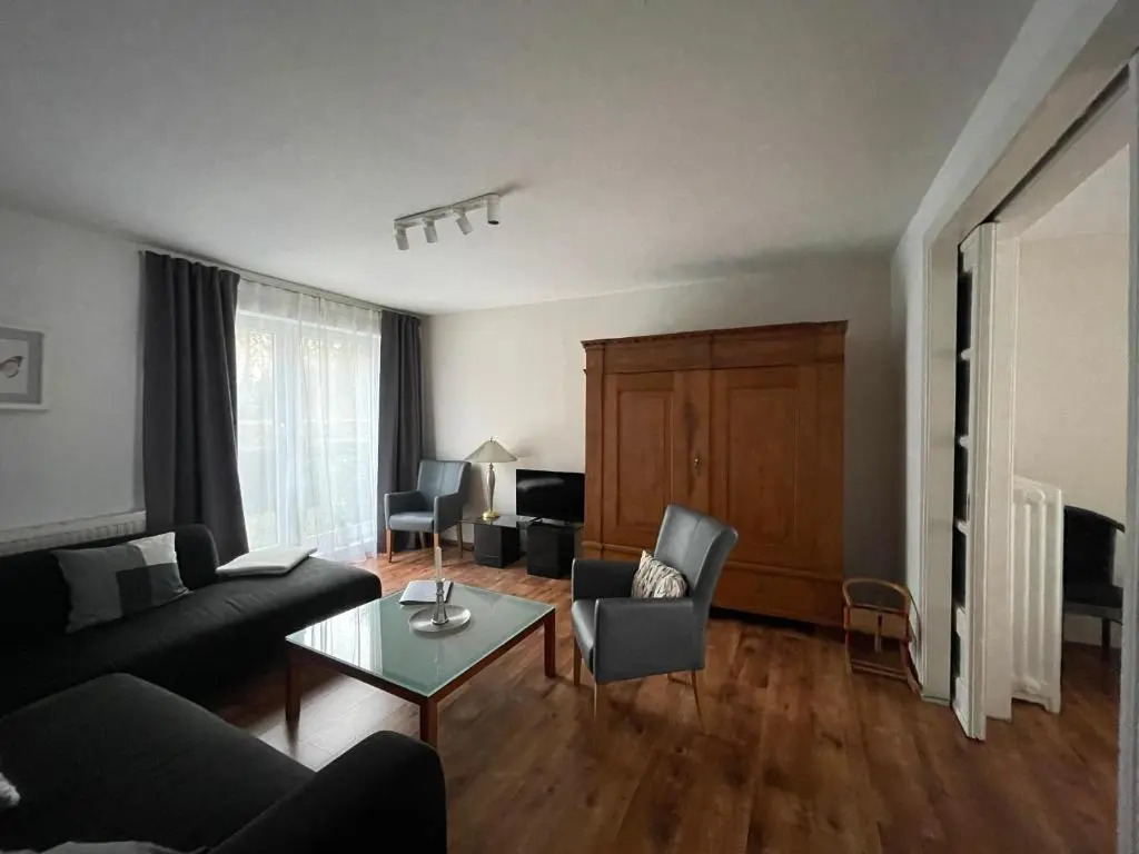Hamburger Villenviertel, ganzes Haus mit 5 Einbettzimmern,1 Esszimmer