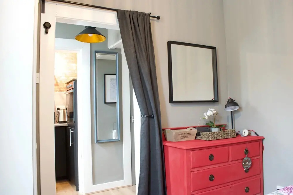 Homely Wee Leith Walk Retreat With Outdoor Space