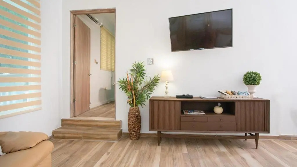 Casa Loba Suite 3 with private pool and tub
