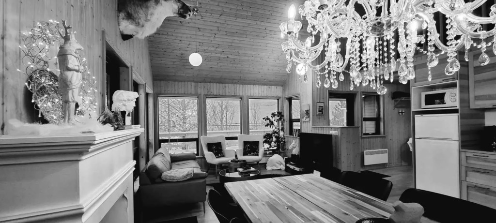 Dixon Cabin nr. 7 / Dixon sumarhús nr. 7 @Kirkjubraut