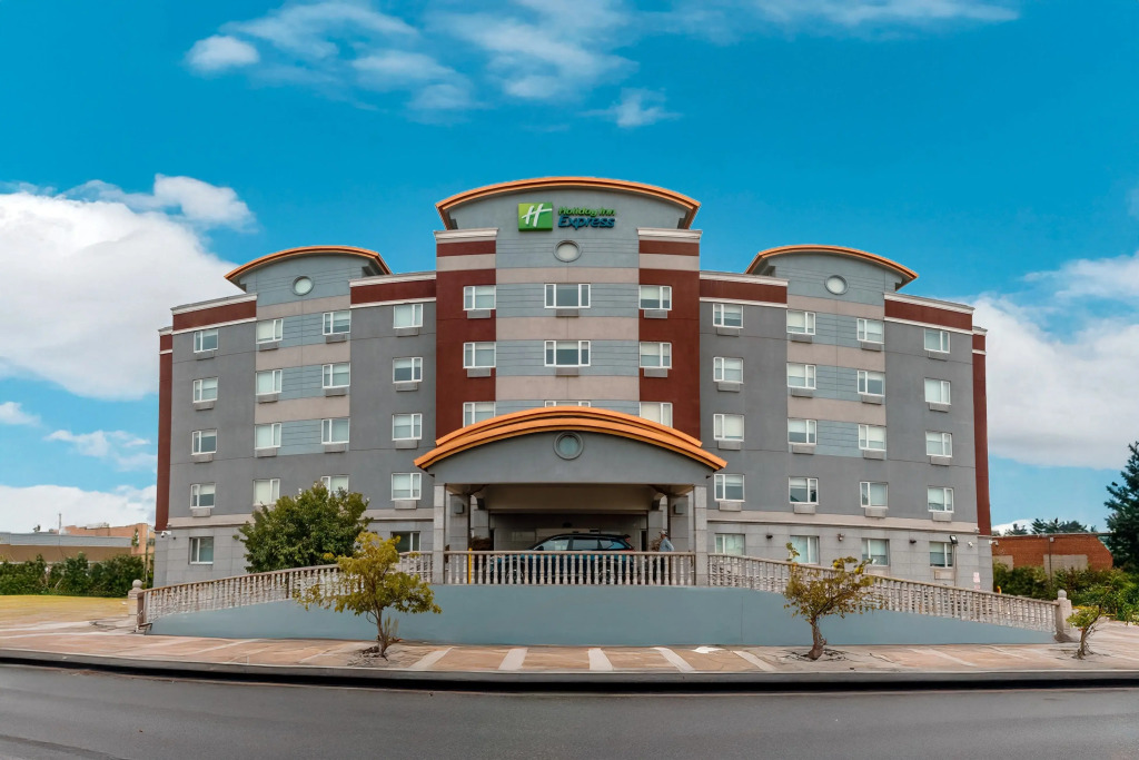Holiday Inn Express Maspeth by IHG