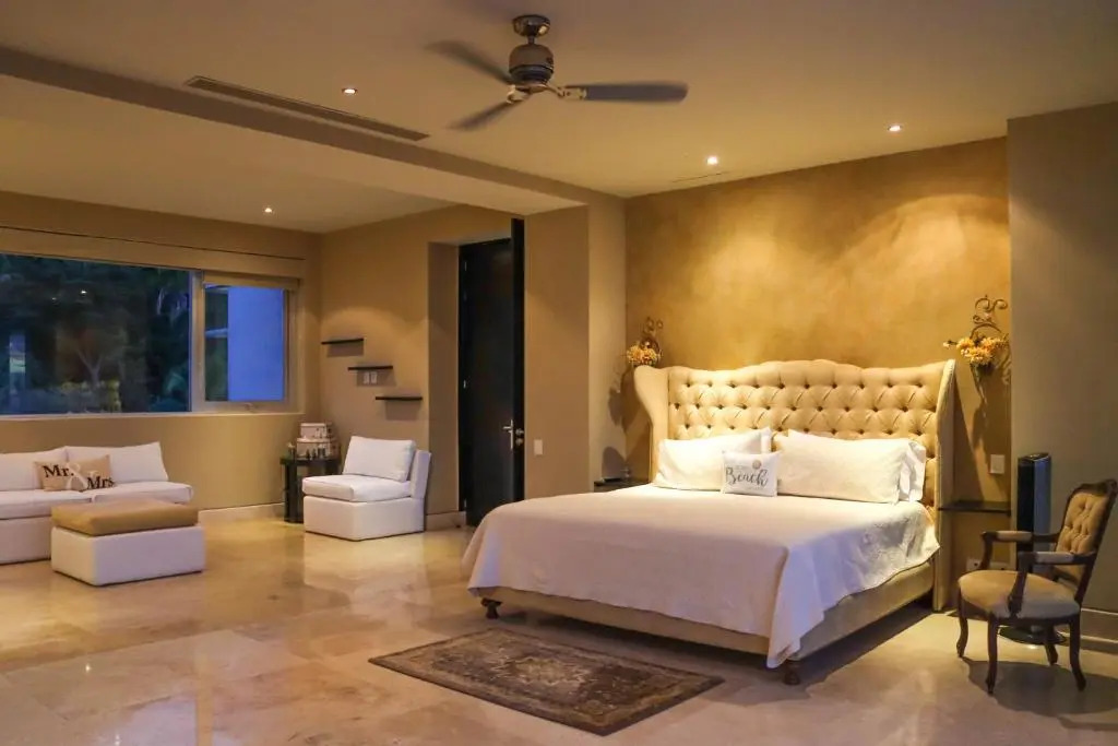 Spectacular 11,000 Sqft PenHouse fully staffed