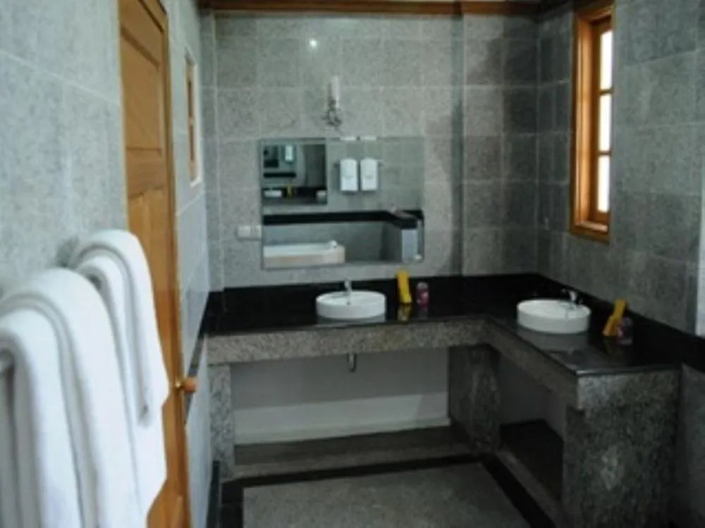 Royal Reward Resort