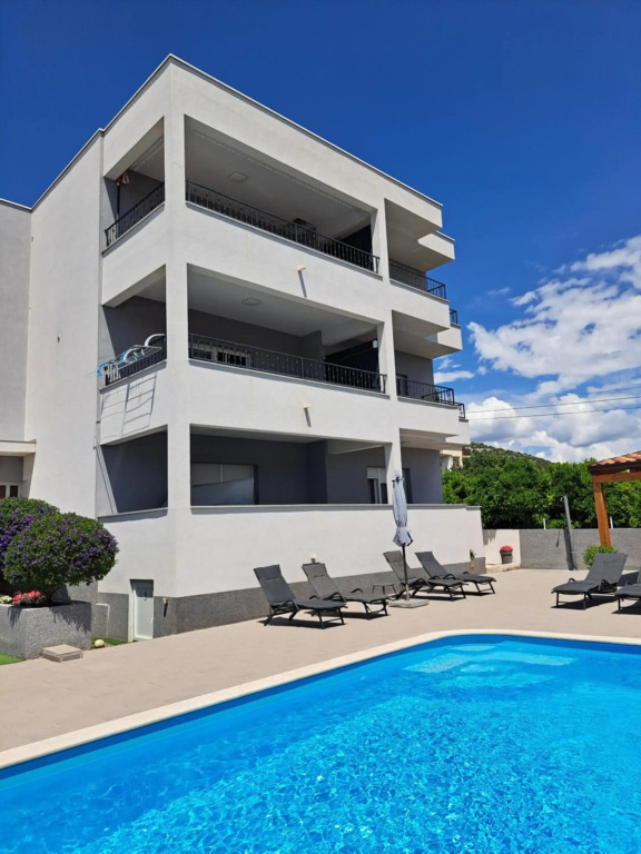 Villa Apartment AA 2