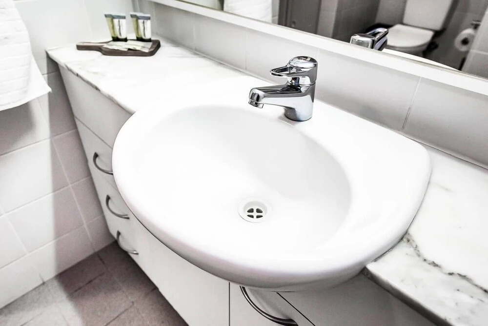 Two bedroom Apt next to Perth CBD with Parking.