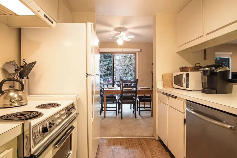 Sv145 - Walk to Lifts & Town - Hot Tub & Pool