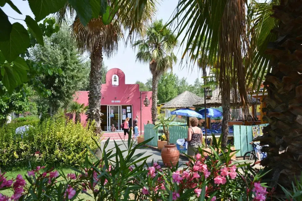Mobile Home in Vias Near Sea