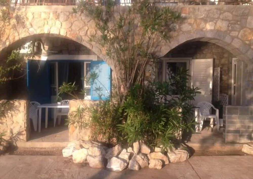 Giannis Apartments