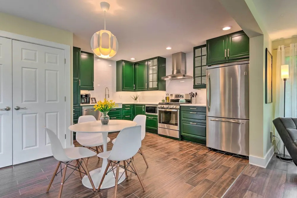 Stunning Mtn Views! Group Getaway in Chimney Rock