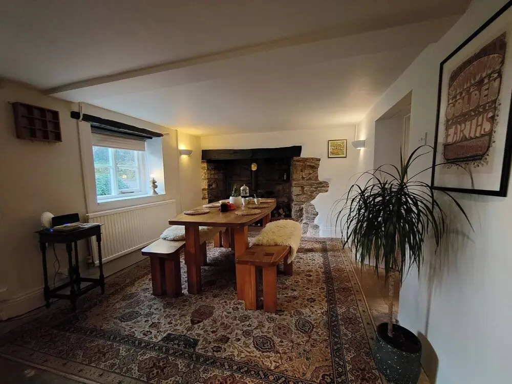 Cosy Cottage Nestled in May Hill Woodlands