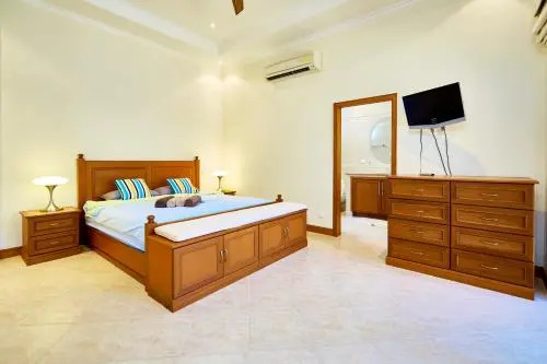 Golden Villa by Fantasea Beach