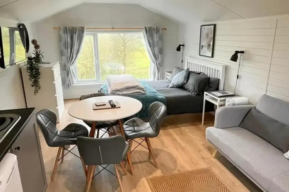1 Bedroom Log Cabin in Parc Pen y Bryn Sleep 2/3