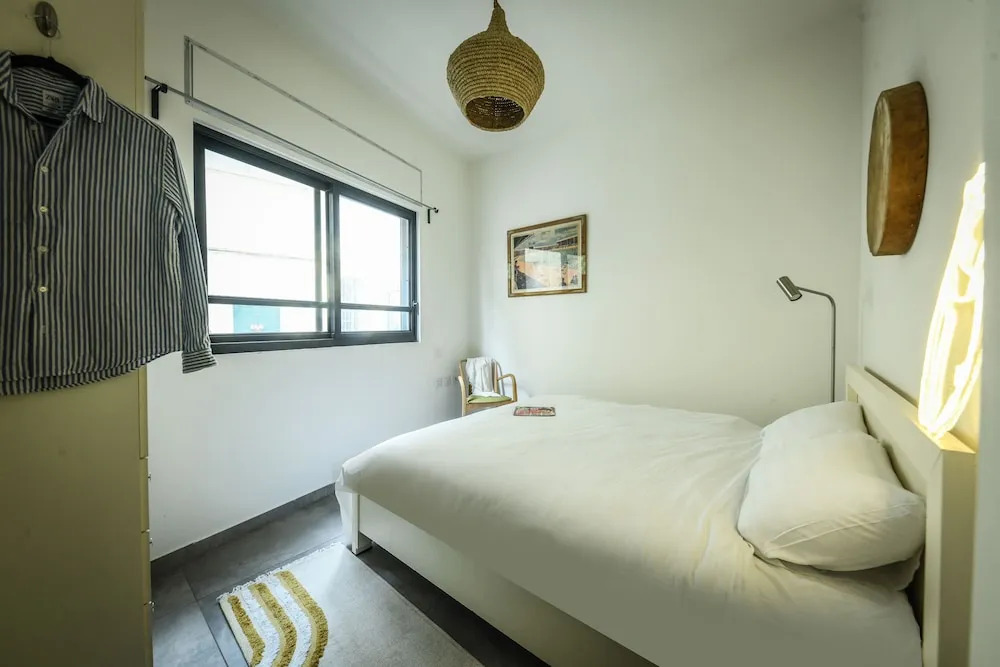 1BR duplex Apt with private Balcony