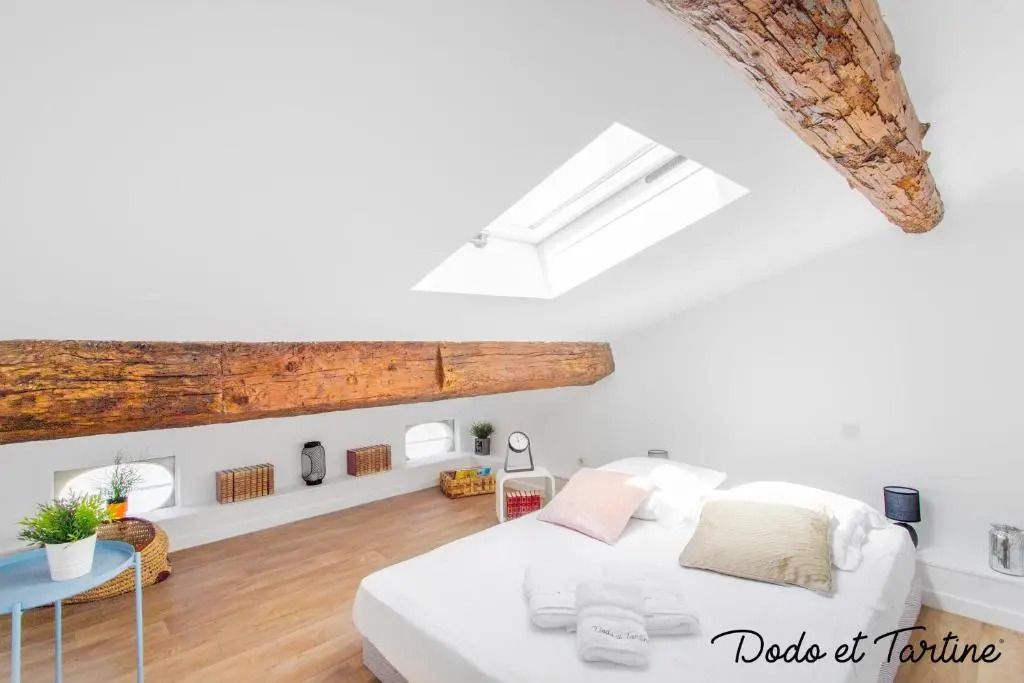 Enchanting 2 bedroom with sea view and AC - Dodo et Tartine
