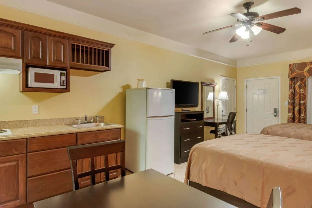 Quality Inn & Suites at The Outlets Mercedes-Weslaco