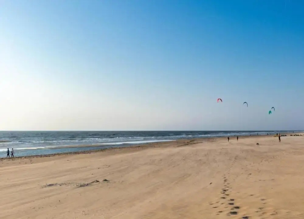 Chalet in Noordwijk Near North Sea Beach