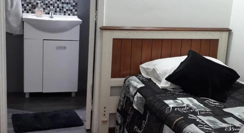Hostal Rotonda Atenas