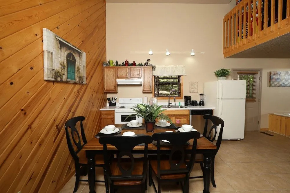 529 Reba Cabin