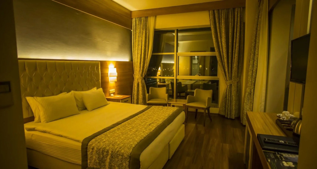 Parion Hotel