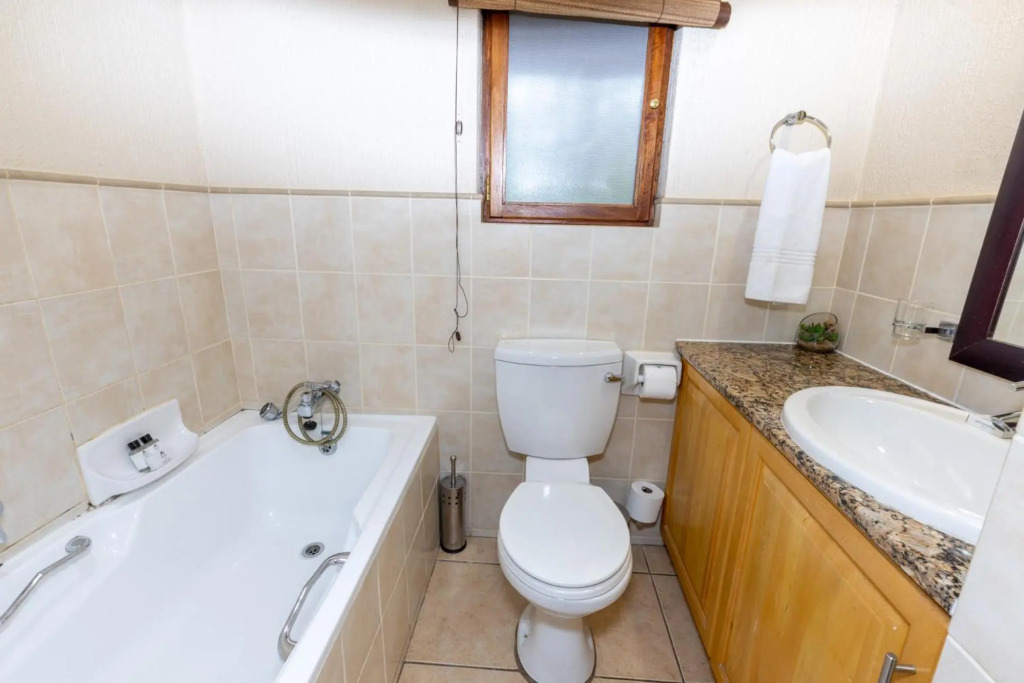 Legend Safaris - Kruger Park Lodge 257B
