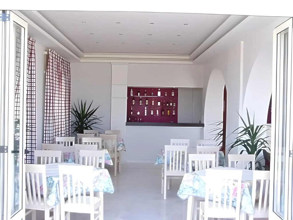Smaragdine Beach Hotel