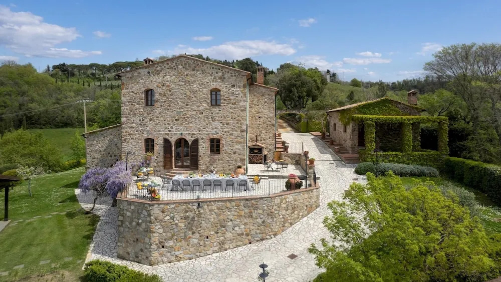 GUADO AL SOLE 26&4, Emma Villas