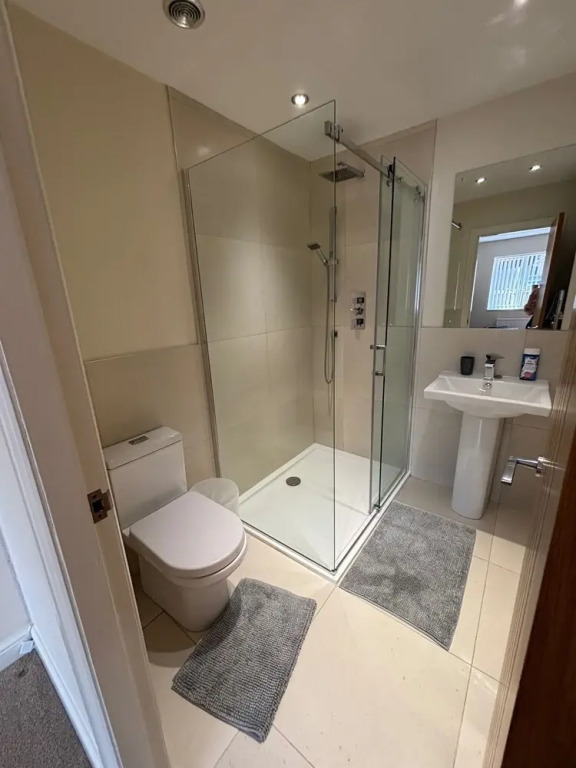 12 Guests - Hot Tub - Free Parking in Huddersfield
