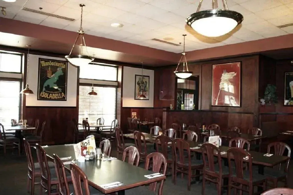 The Plaza Hotel & Suites Winona
