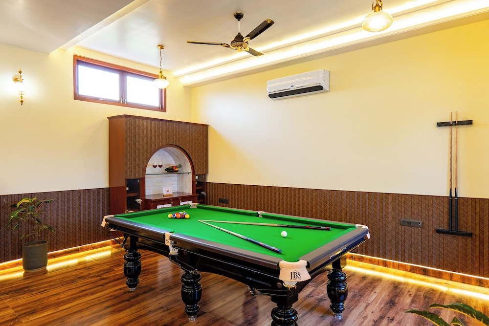 ELIVAAS Tiger Cave Suite with Pvt Pool