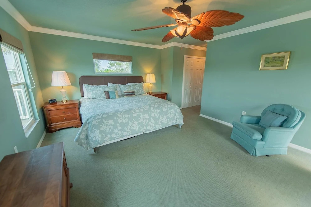 Pelican Villa
