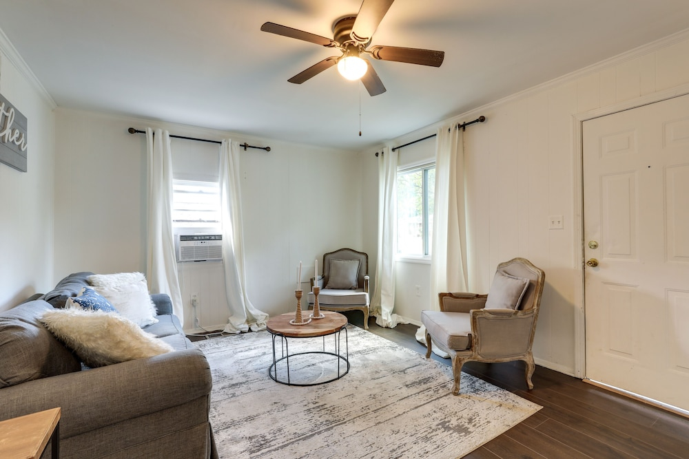 Historic Lawrenceville Home: 32 Mi to Atlanta!