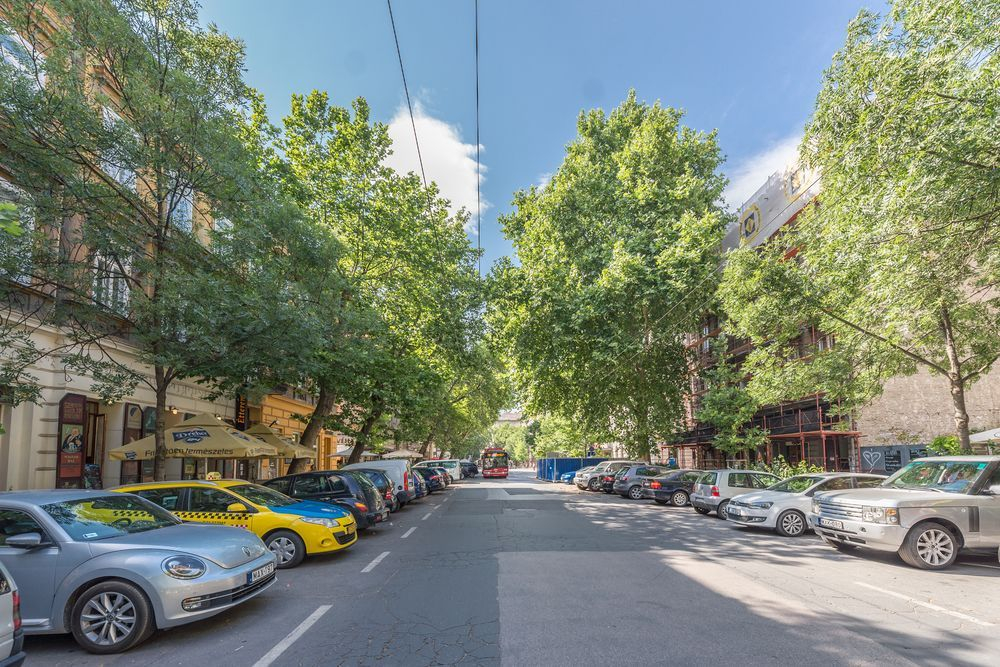 Oasis Apartments - Broadway II