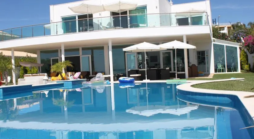 Villa Paraiso da Luz by Seewest