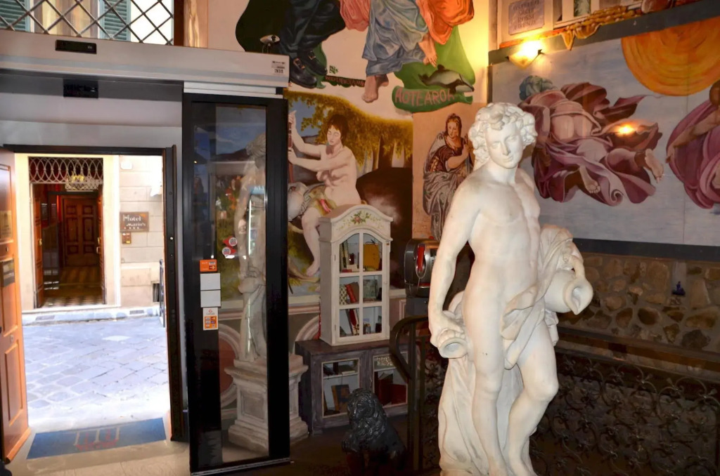 Hostel Archi Rossi