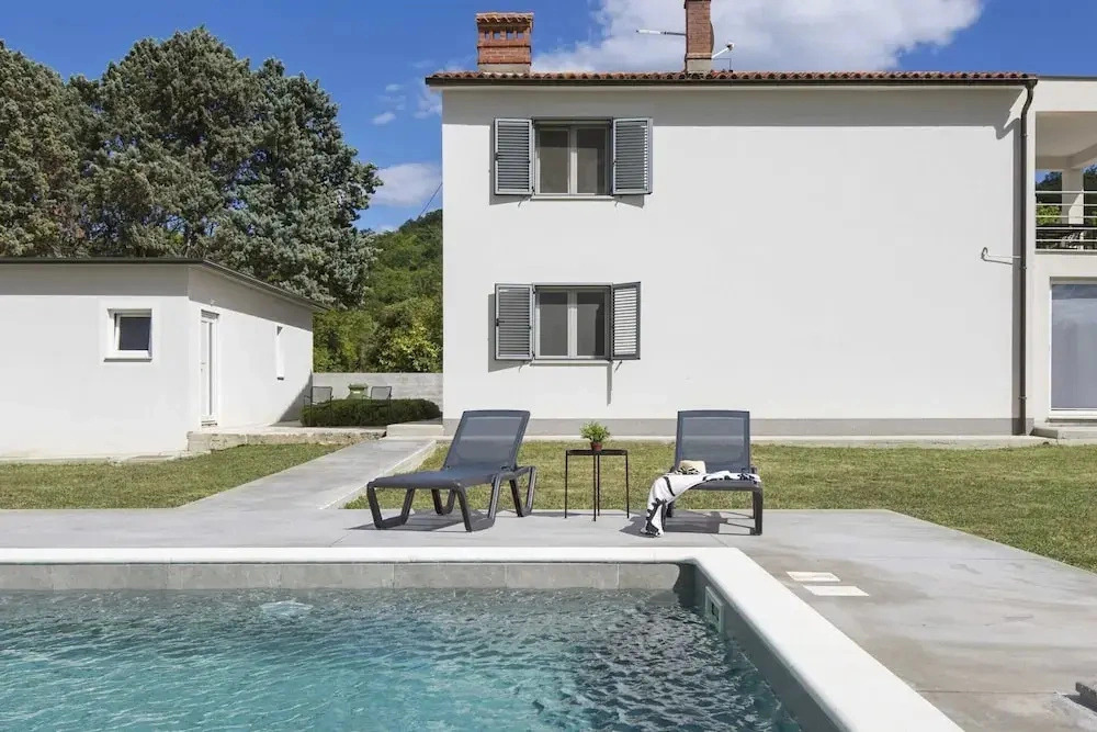 Apartment in Labin With Pool & Beach Nearby