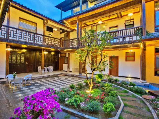 Lijiang Beibeijia Snow Mountain Scenic Home