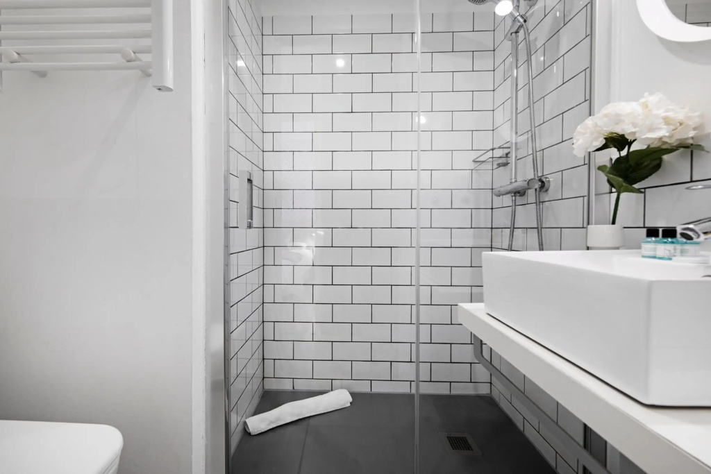 Stunning & Bright 2BD 2BTH – CITY CENTER -GRAN VIA