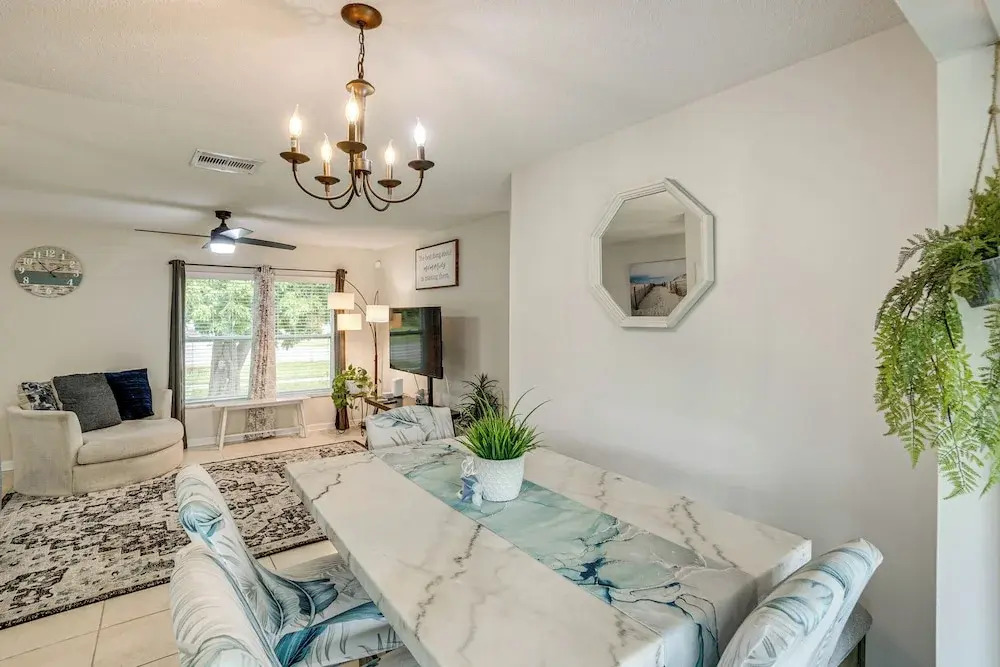 Port Charlotte Home w/ Sunroom, Grill & Fire Pit!