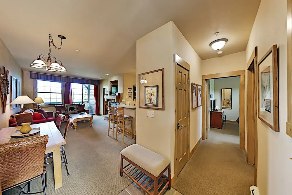 8203ns20 2 Bedroom Condo