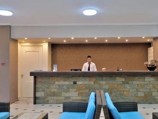 Lintzi Hotel