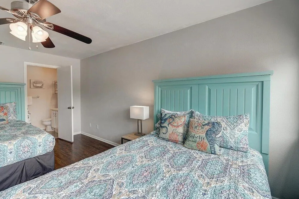 The 16th Hole 2 Bedroom Condo by Redawning