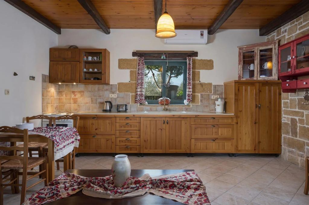 Athina Traditional Villa | Stalos