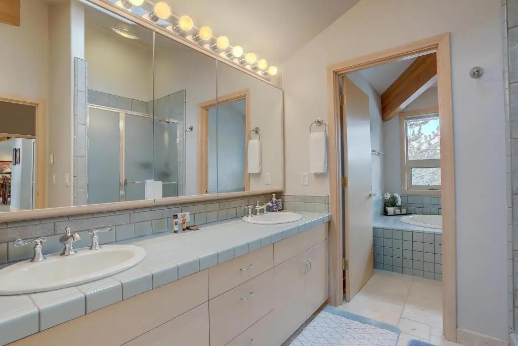 3 Mulligan-On Golf Crse-4BR/3BA