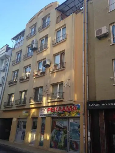 Kiril i Metodii Square Apartment