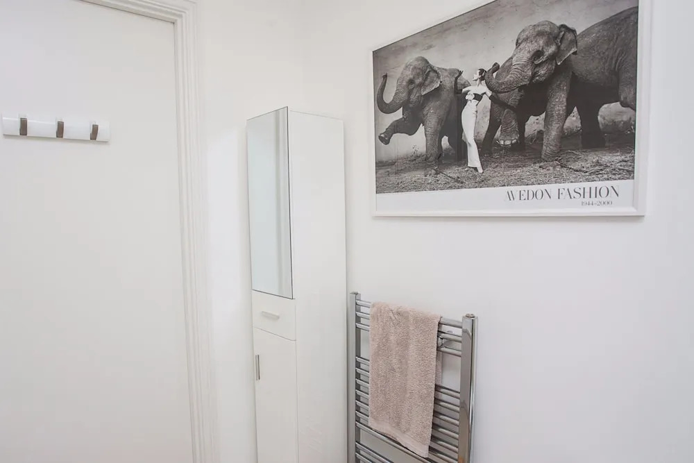 1 Bedroom Apartment Near Camberwell With Balcony